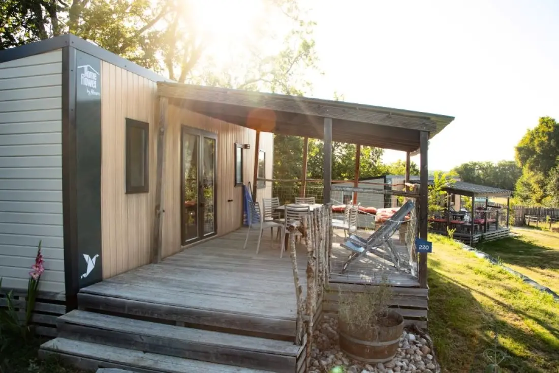 Flower Camping Le Lac aux Birds 4 Stars★★★★