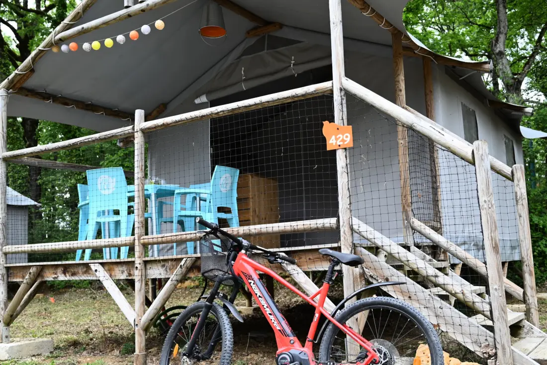 Flower Camping Le Lac aux Birds 4 Stars★★★★