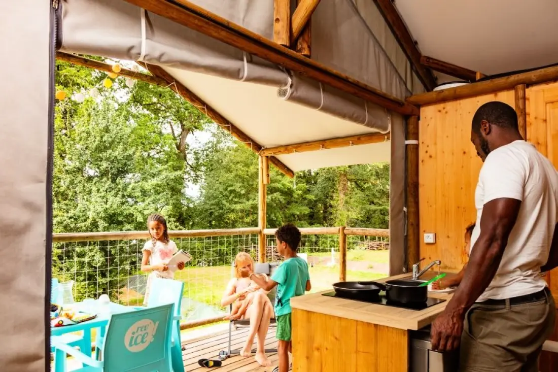 Flower Camping Le Lac aux Birds 4 Stars★★★★
