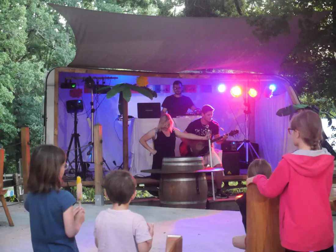 Flower Camping Le Lac aux Birds 4 Stars★★★★