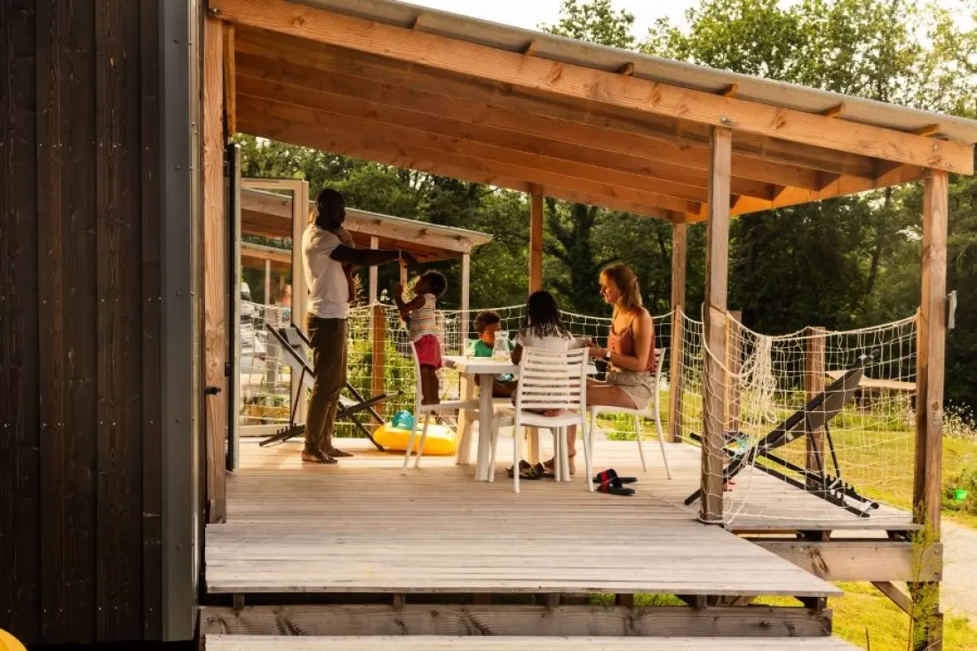 Flower Camping Le Lac aux Birds 4 Stars★★★★