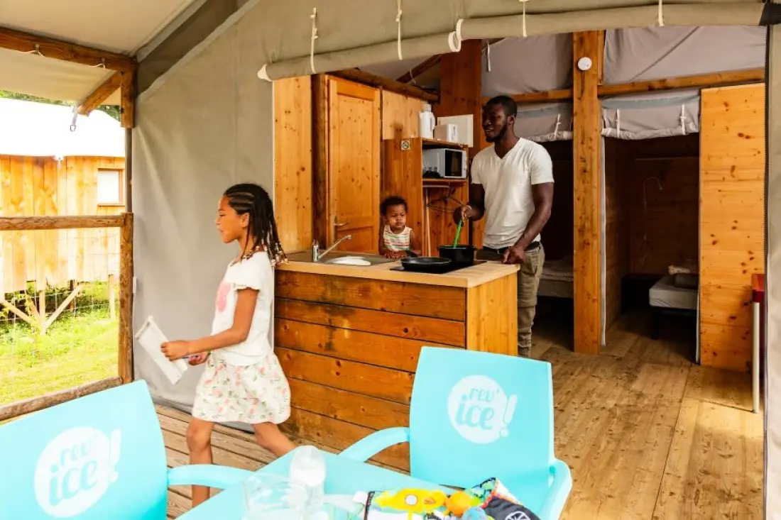 Flower Camping Le Lac aux Birds 4 Stars★★★★