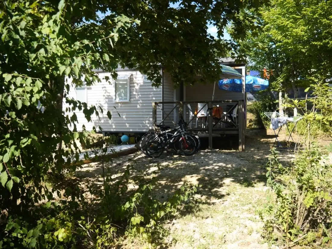 Flower Camping Le Lac aux Birds 4 Stars★★★★