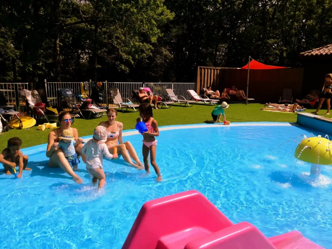 Flower Camping Le Lac aux Birds 4 Stars★★★★