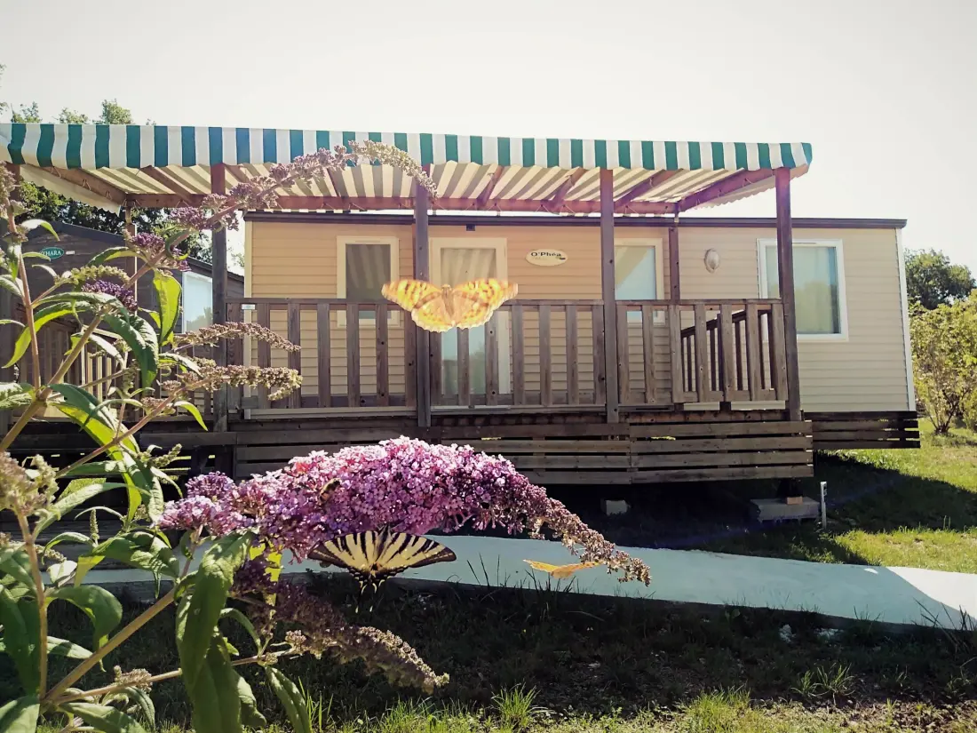 Flower Camping Le Lac aux Birds 4 Stars★★★★