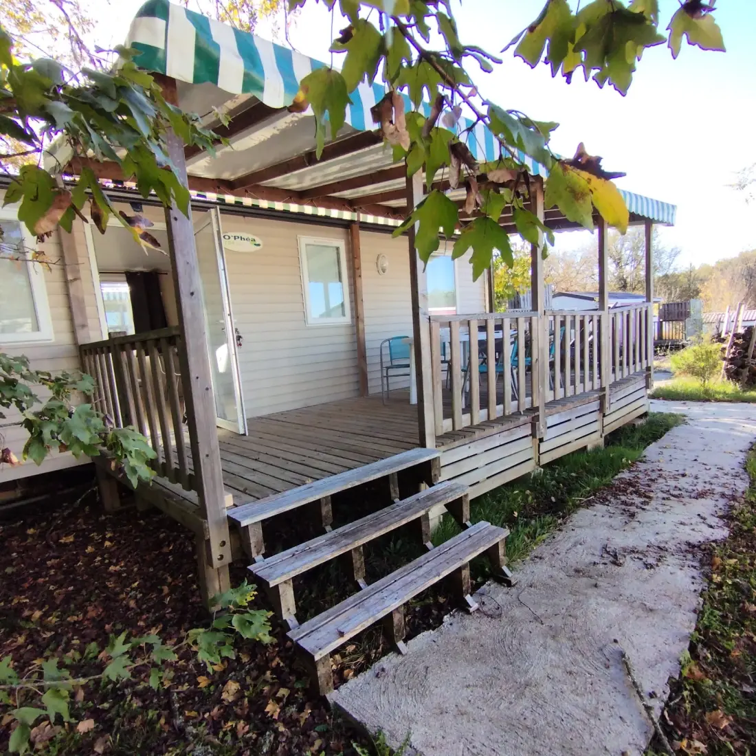 Flower Camping Le Lac aux Birds 4 Stars★★★★
