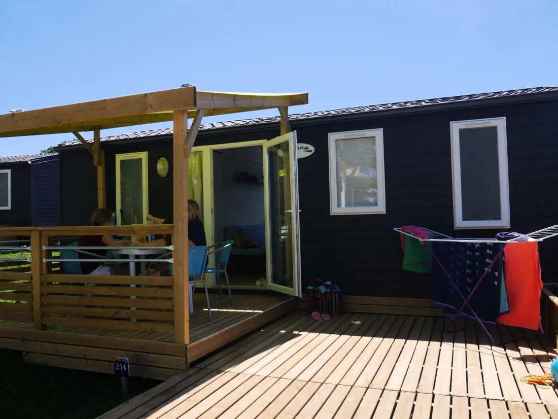 Flower Camping Le Lac aux Birds 4 Stars★★★★