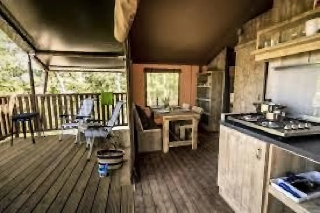 Flower Camping Le Lac aux Birds 4 Stars★★★★