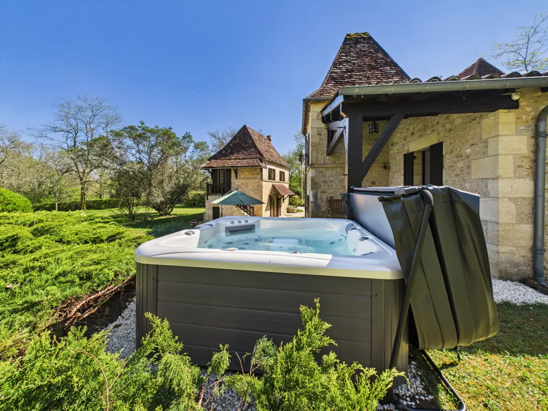 Ház Mauzensben és Miremontban