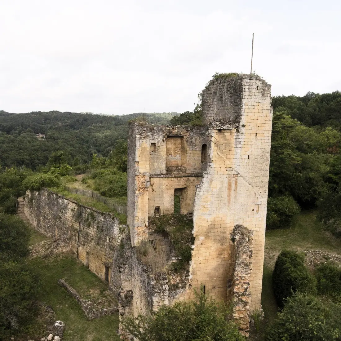 Ház Mauzensben és Miremontban