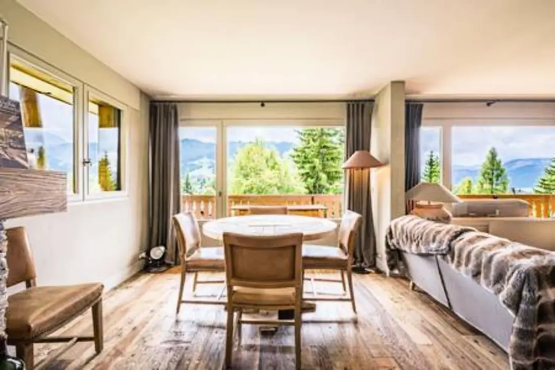 Ski-in/ki-out apartman úszómedencével Megève-ben
