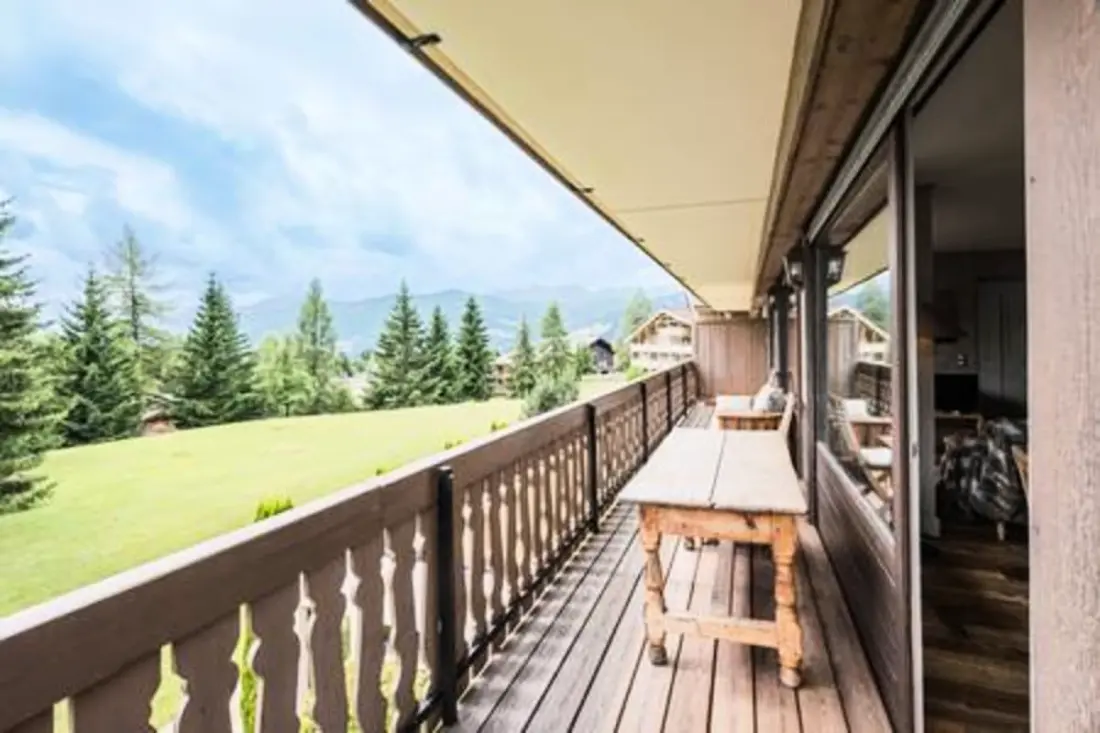 Ski-in/ki-out apartman úszómedencével Megève-ben