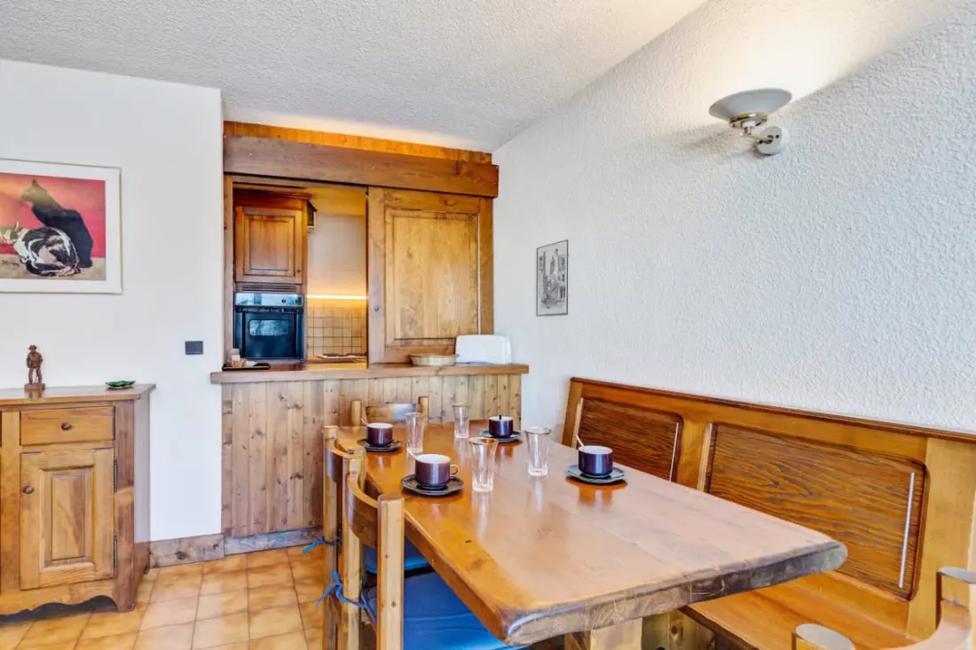 Apartman a kertben hó fronton