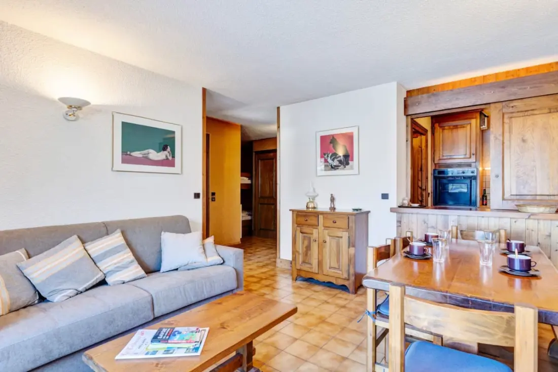 Apartman a kertben hó fronton