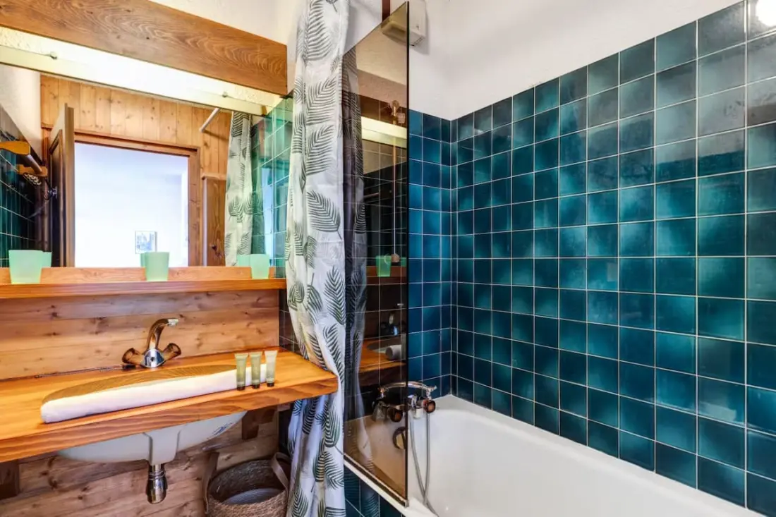 Apartman a kertben hó fronton