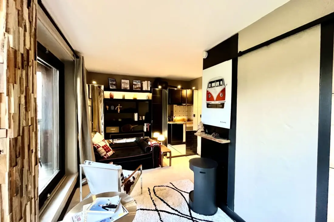Luminous apartman Balconyval és úszómedencével