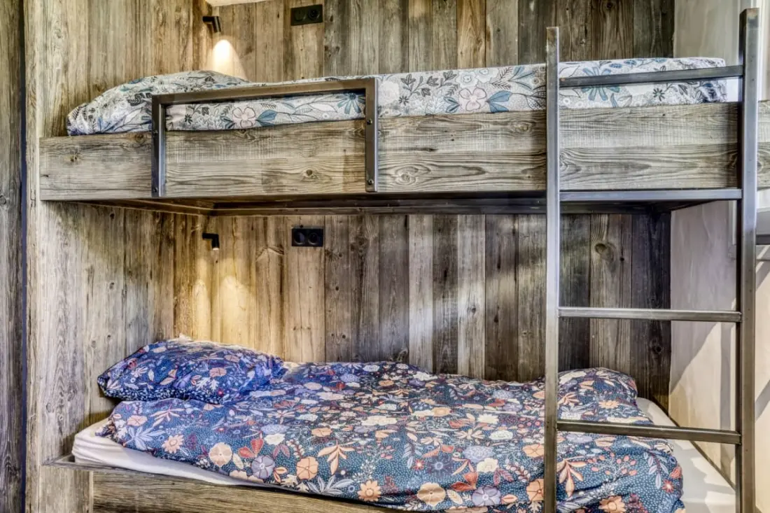Chic & Modern: Gyöngy Jaillet lábánál felújított