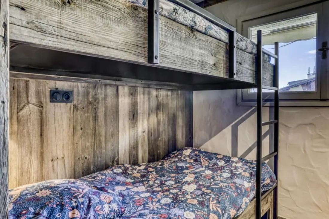 Chic & Modern: Gyöngy Jaillet lábánál felújított