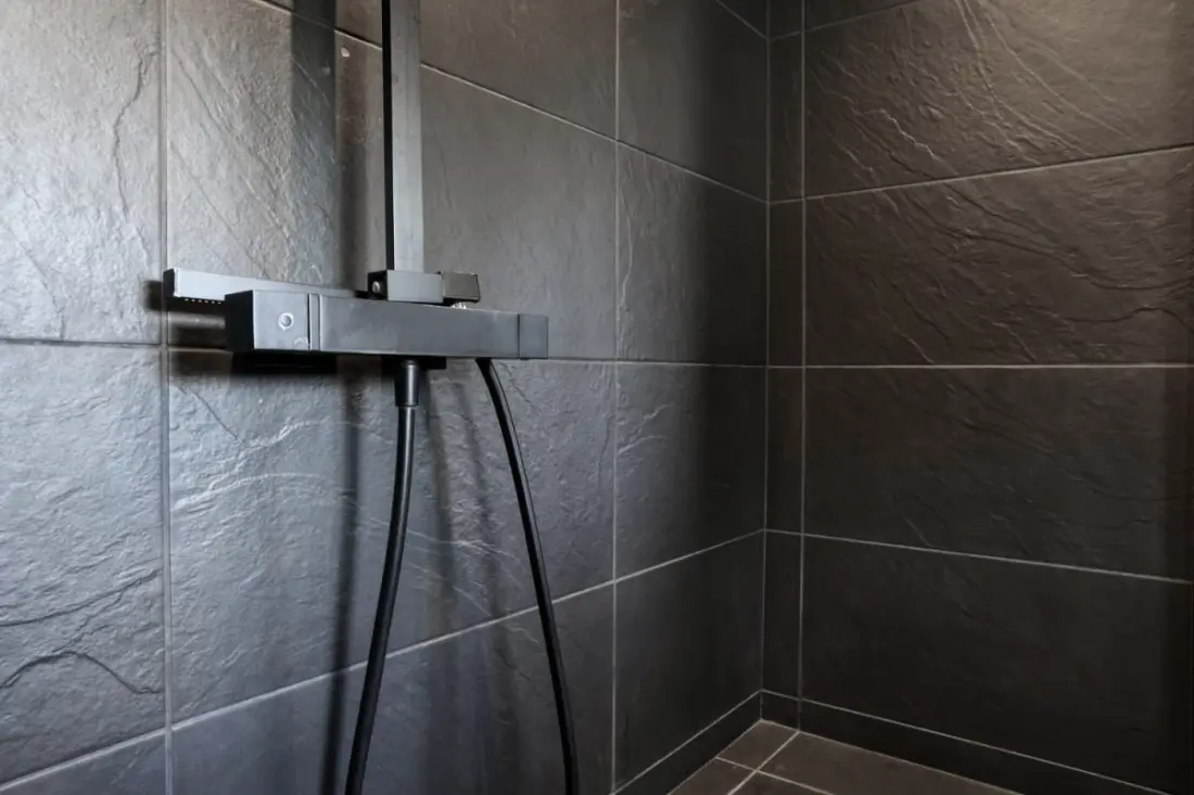 Chic & Modern: Gyöngy Jaillet lábánál felújított