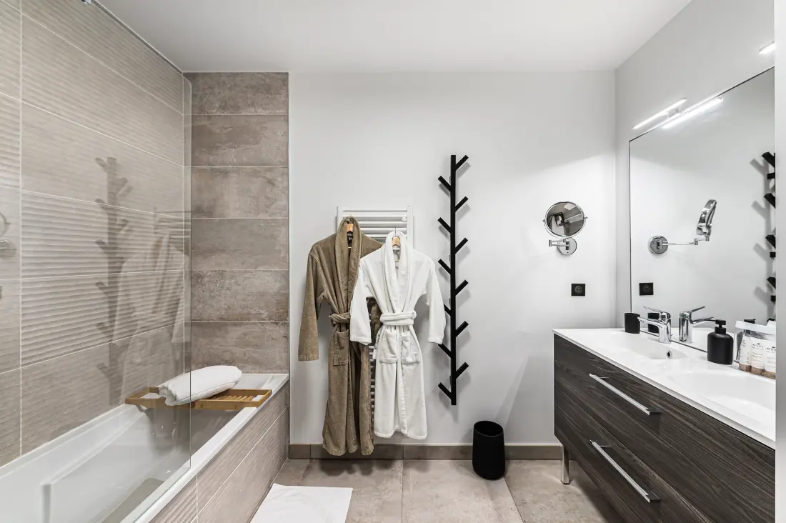 Silver Lodge Residence - A