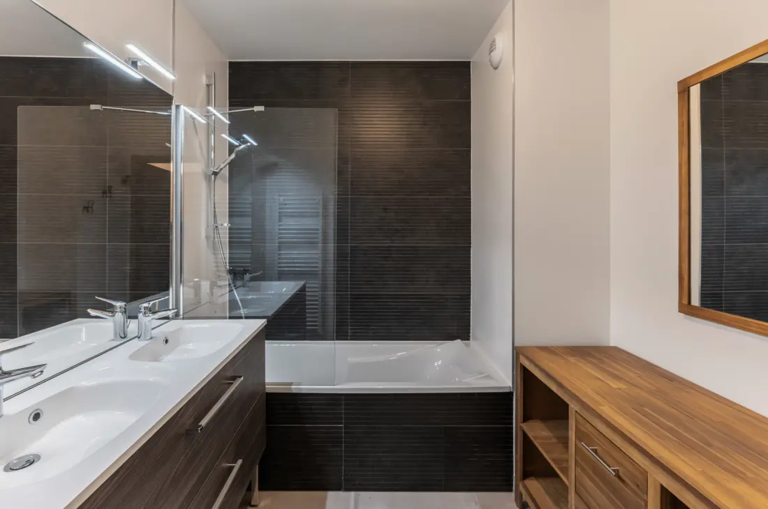 Silver Lodge Residence - B