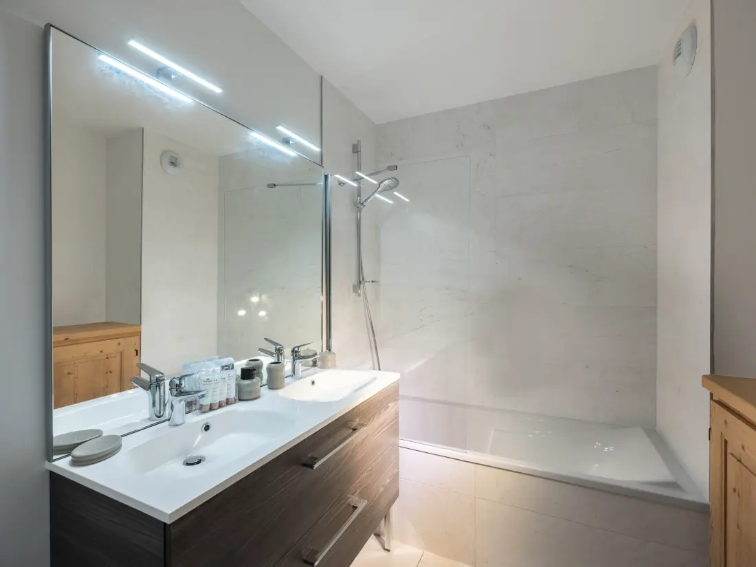 Silver Lodge Residence - C