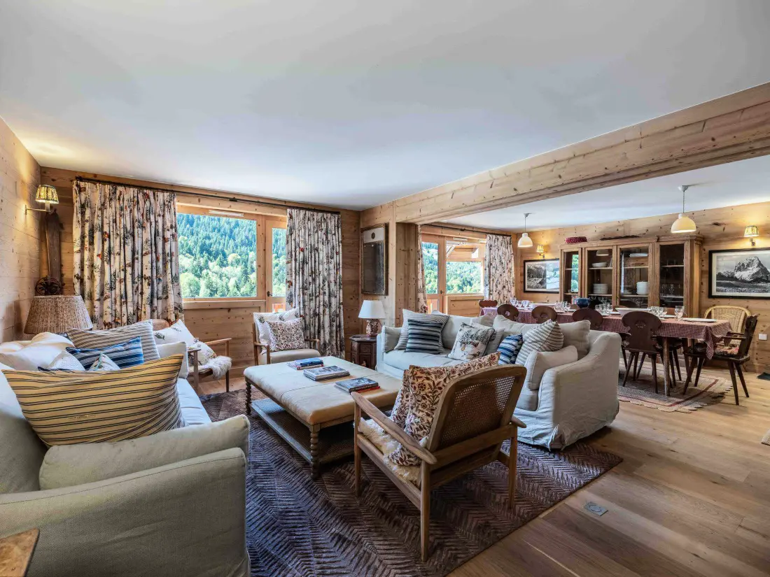 Arolaz Residence
