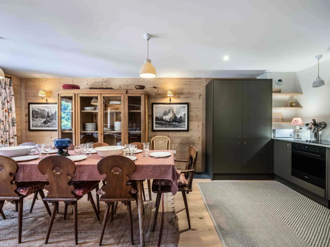 Arolaz Residence