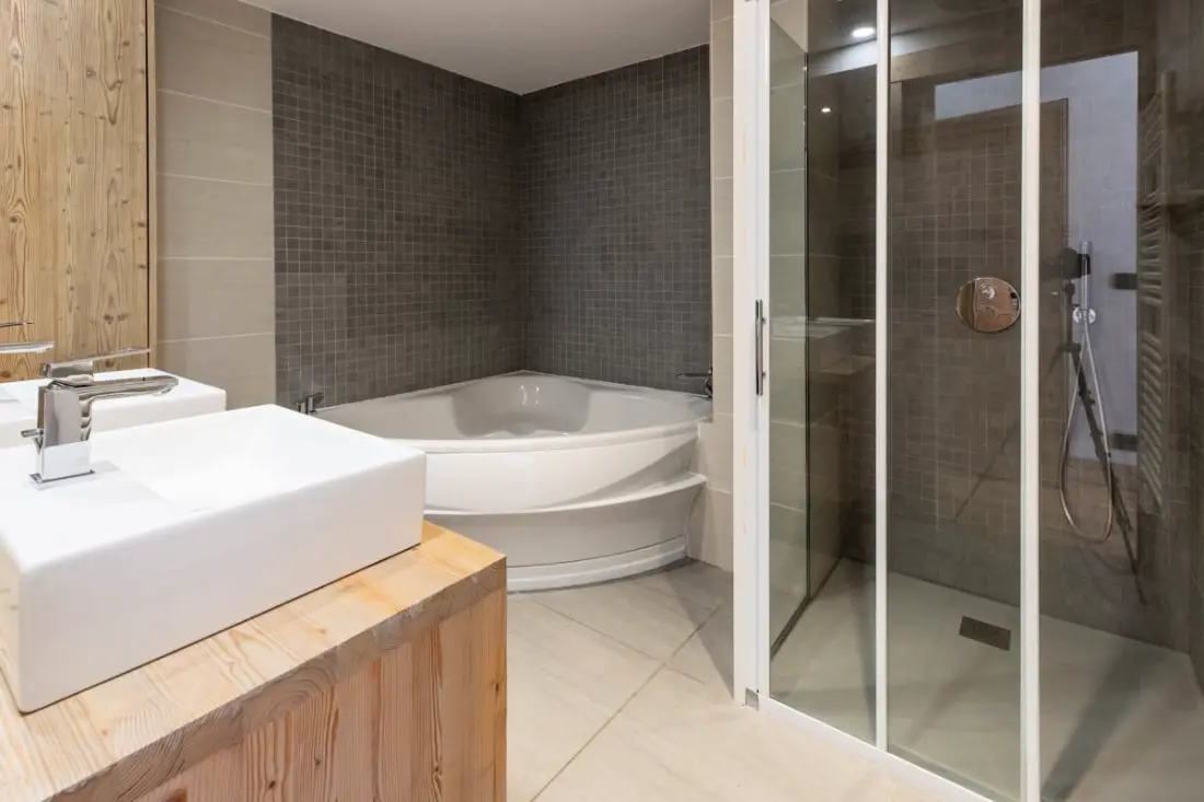 Chalet Meribel kültéri Jacuzzival Szauna