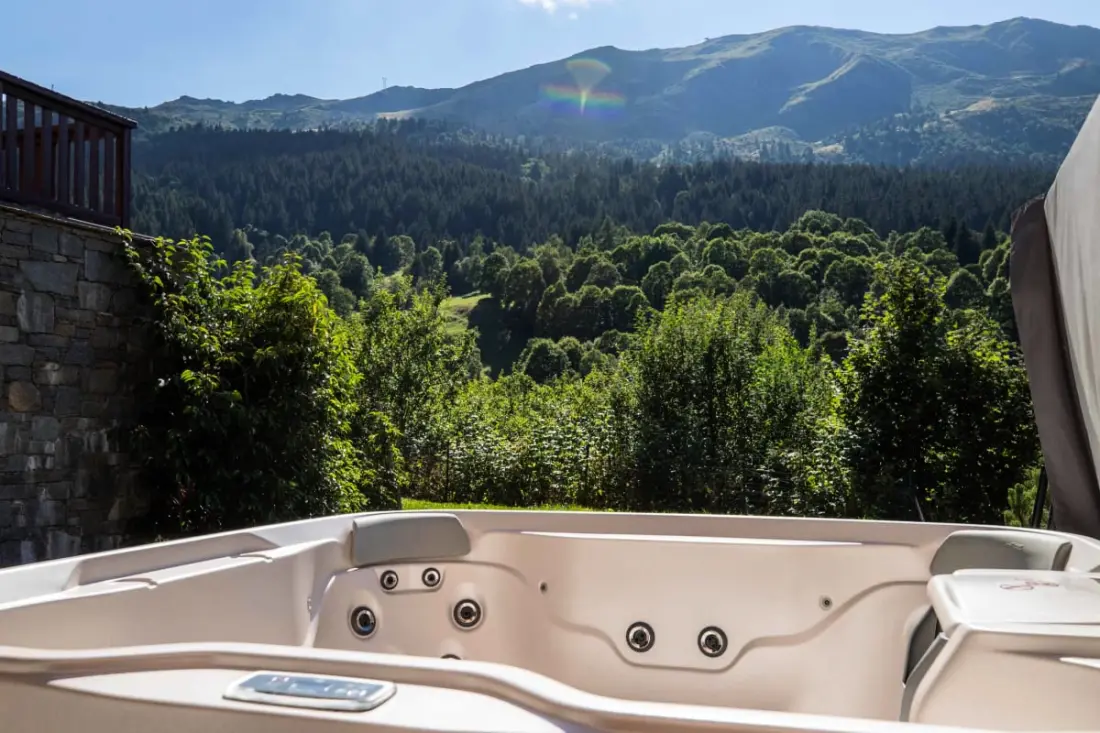 Chalet Meribel kültéri Jacuzzival Szauna