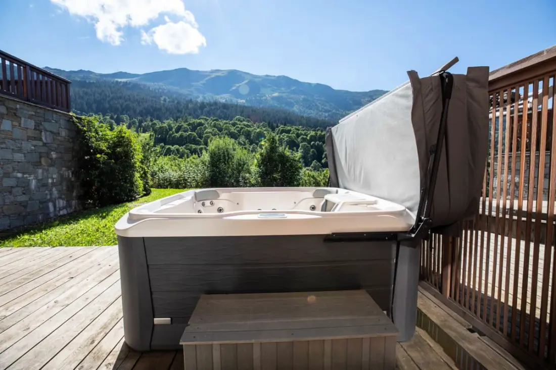 Chalet Meribel kültéri Jacuzzival Szauna