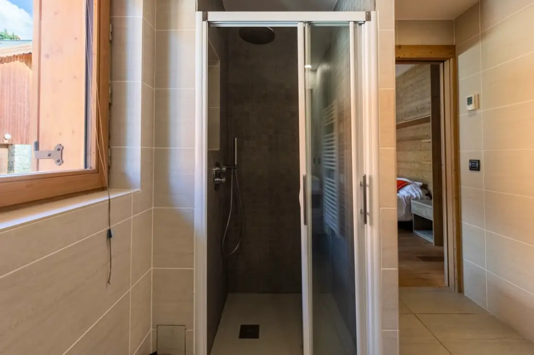 Chalet Meribel kültéri Jacuzzival Szauna