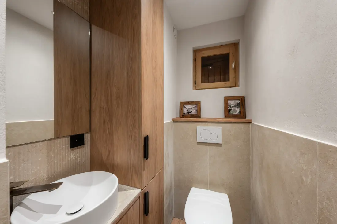 Carlines Residence