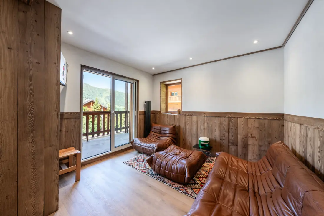 Carlines Residence