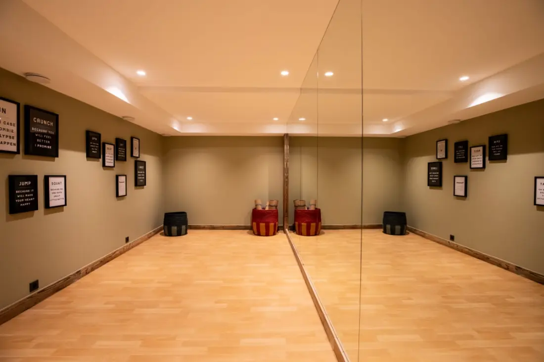 Chalet Yolo-Poscine beltéri Spa