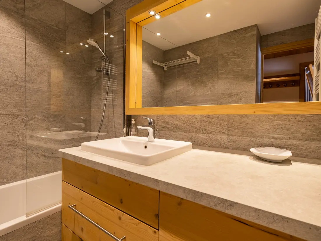 Moraine Residence