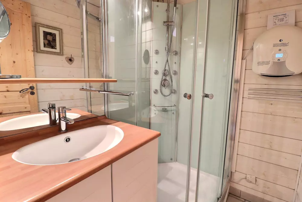 Creux De L Bear D Residence