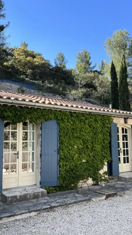 Családi ház A Luberon szívében medencével és panorámás kilátásokkal