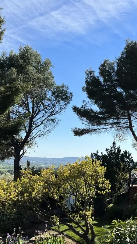 Családi ház A Luberon szívében medencével és panorámás kilátásokkal