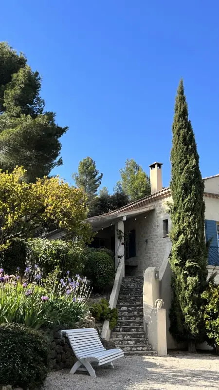 Családi ház A Luberon szívében medencével és panorámás kilátásokkal