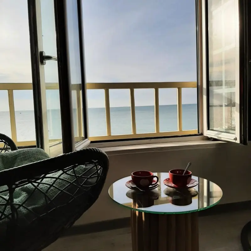 Residence Mh02 - Escape : Sea & Serenity, Parenthesis két