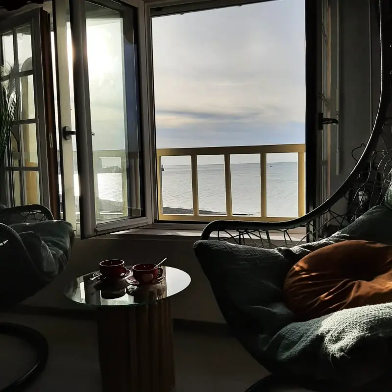 Residence Mh02 - Escape : Sea & Serenity, Parenthesis két