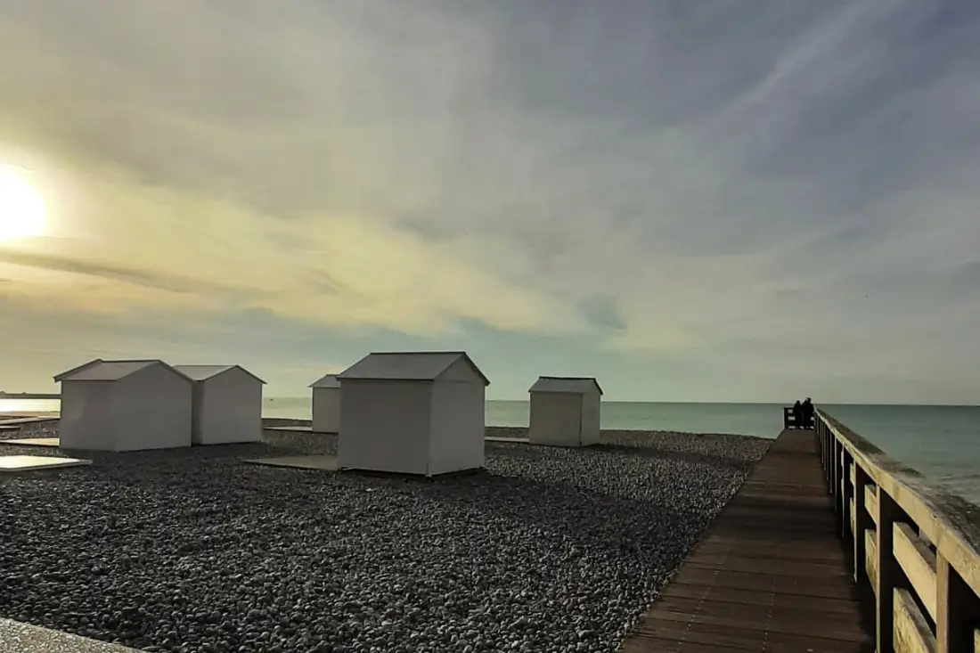 Residence Mh02 - Escape : Sea & Serenity, Parenthesis két