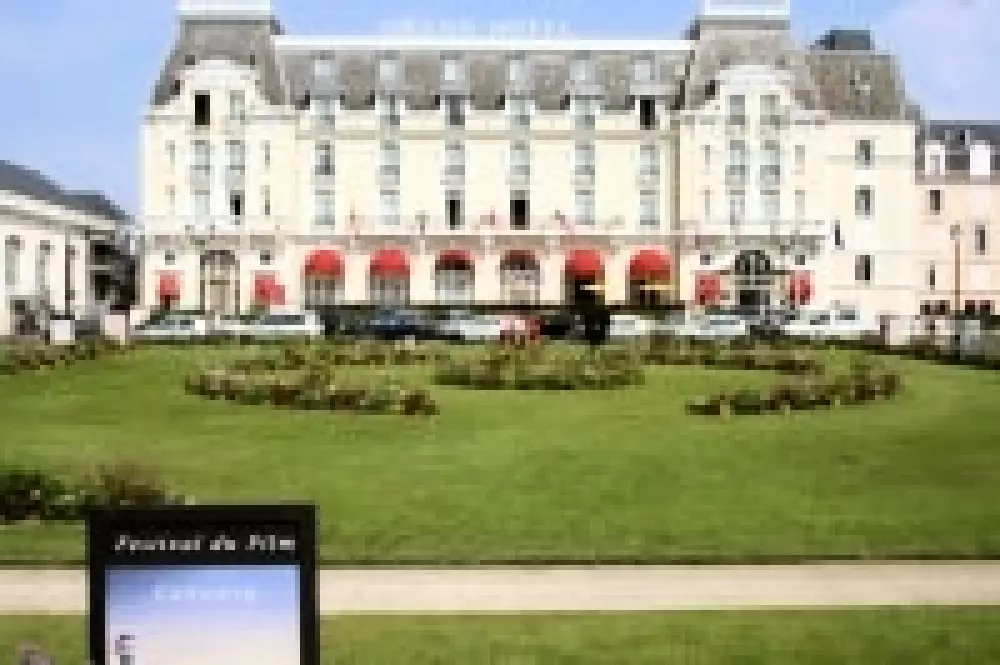 Camping Les Peupliers 5 Sterren★★★★★