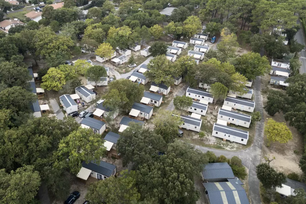 Alpha Camping Holding - Camping Paradis Albret 3 Stars★★★