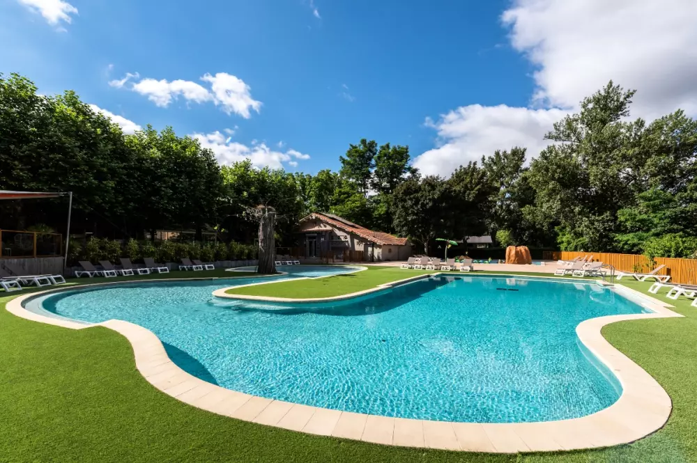 Camping maeva Escapades Millau Plage 4 Sterren★★★★