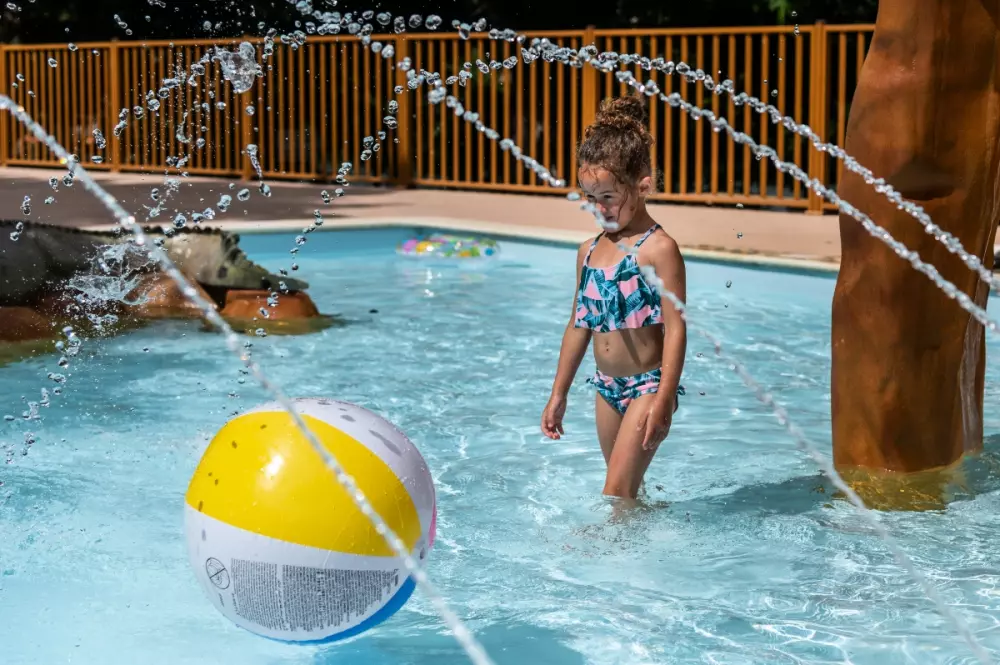 Camping maeva Escapades Millau Plage 4 Sterren★★★★