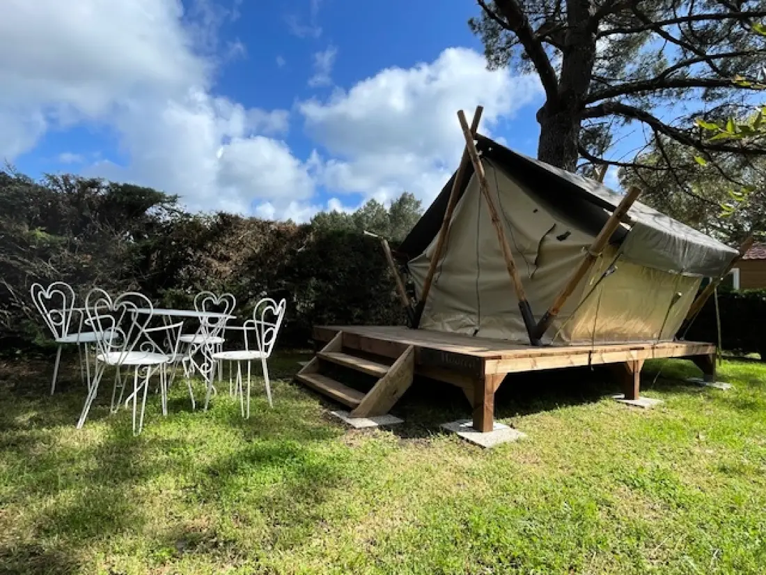 Kemping Ushuaïa Villages La Maïade 3 Gwiazdy★★★