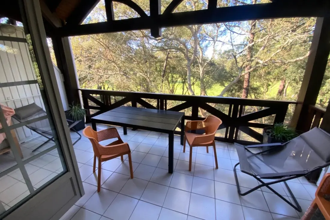 App In Residence With Pool, Near Ocean