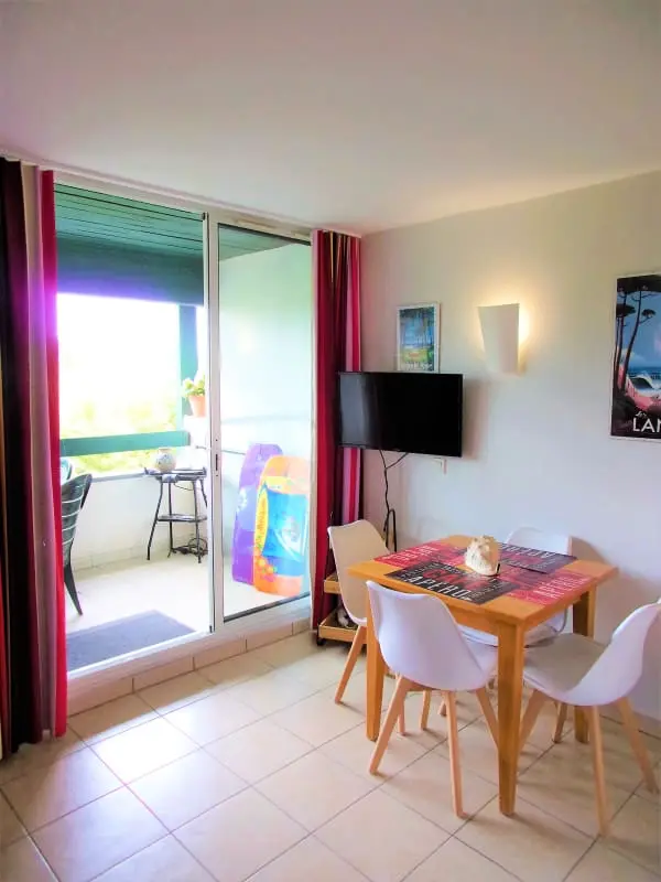 Gyönyörű 21 M2-es loggia úszómedencével, közel a strandhoz